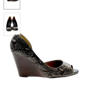 Banana Republic snakeskin peep toe wedges size 7